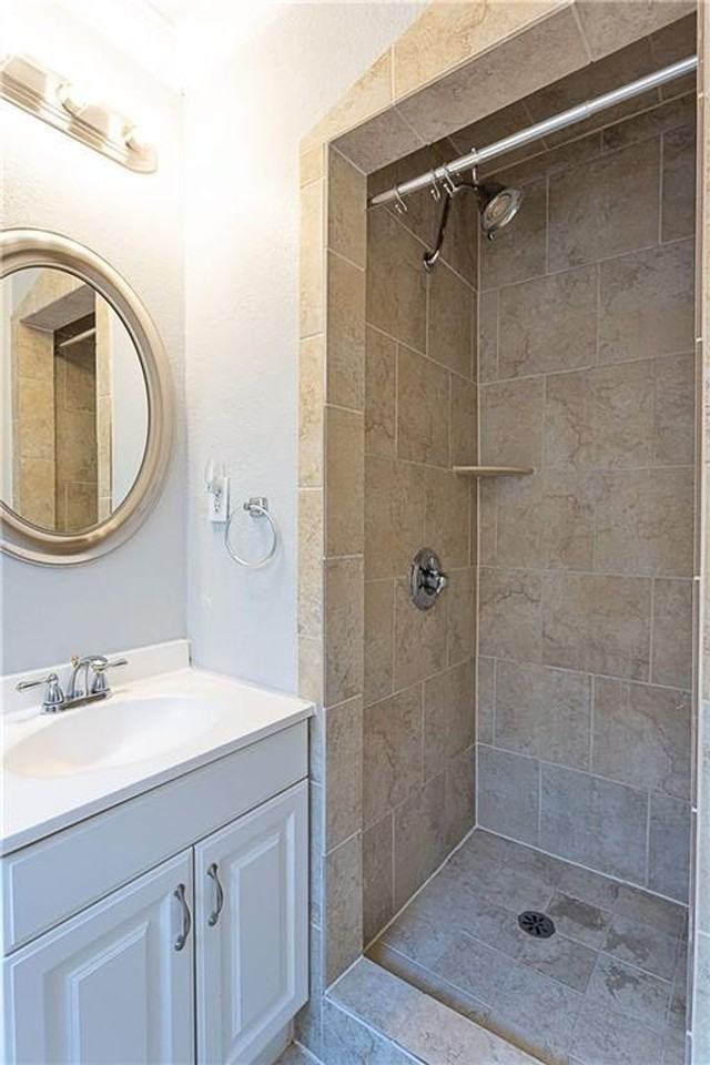 6001 Libyan Dr - Photo 7 of 13