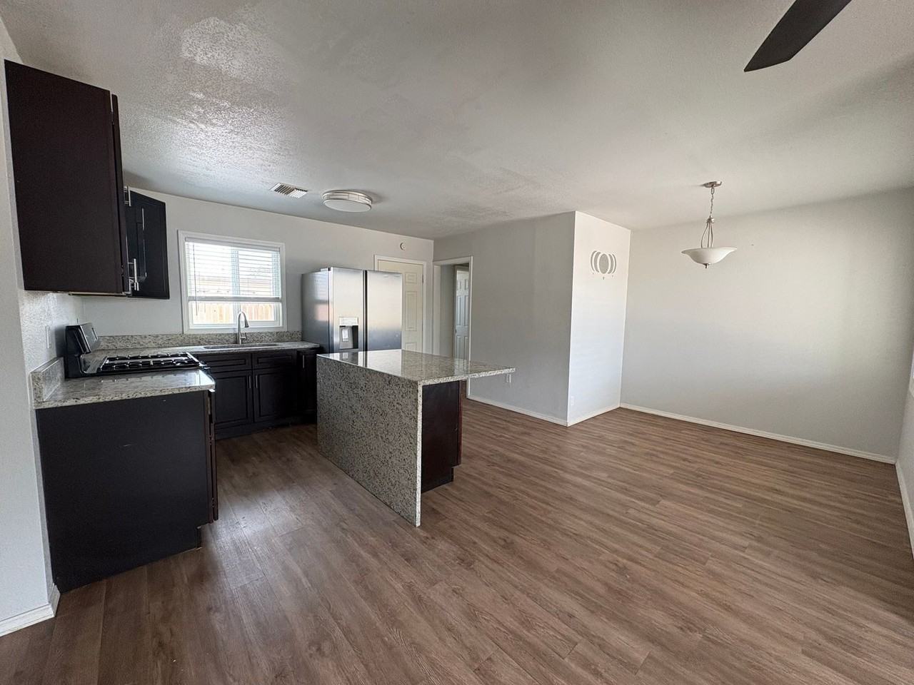 6530 Mohawk Ave - Photo 6 of 29