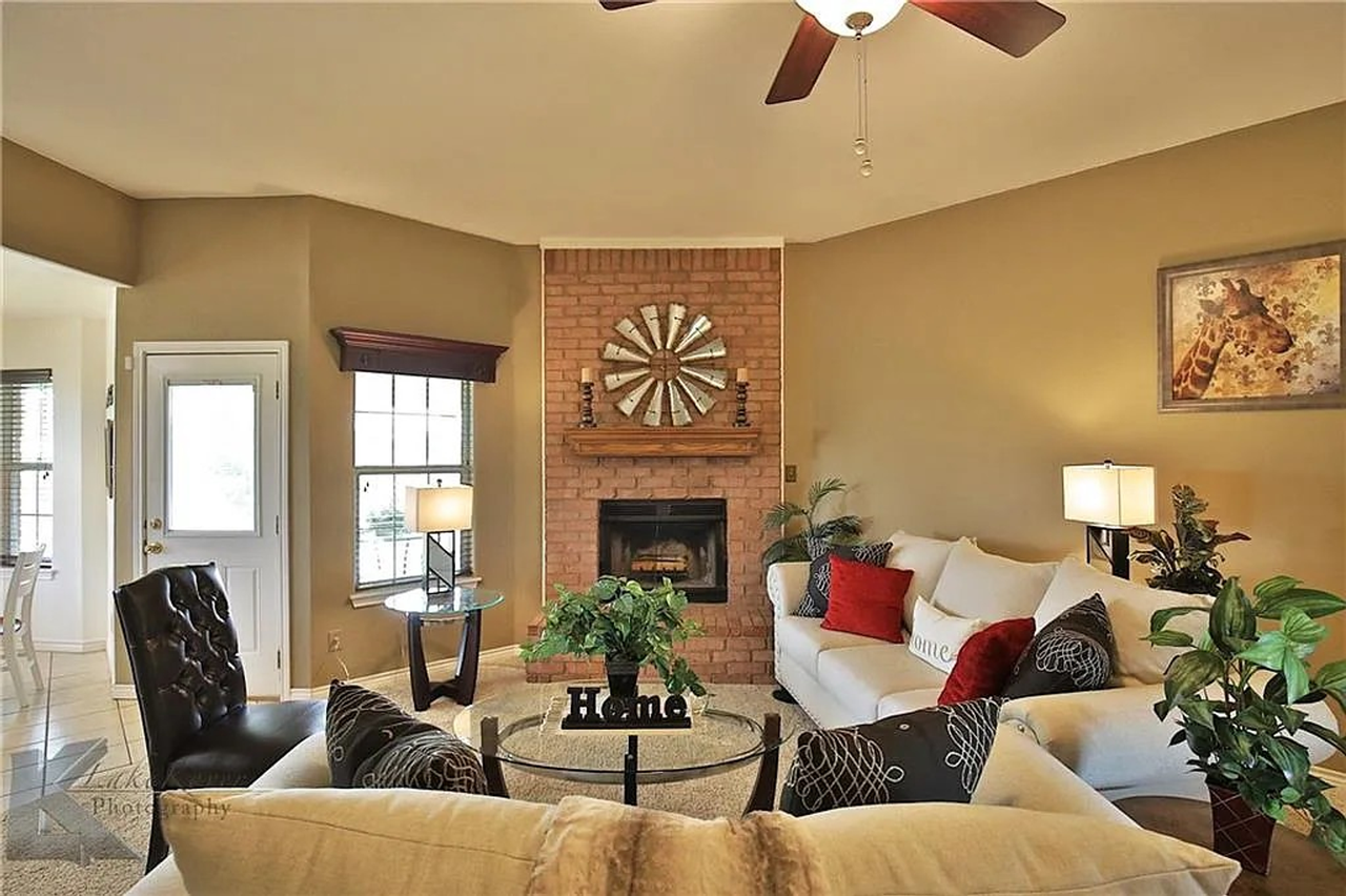 1202 Tulane Dr - Photo 3 of 30