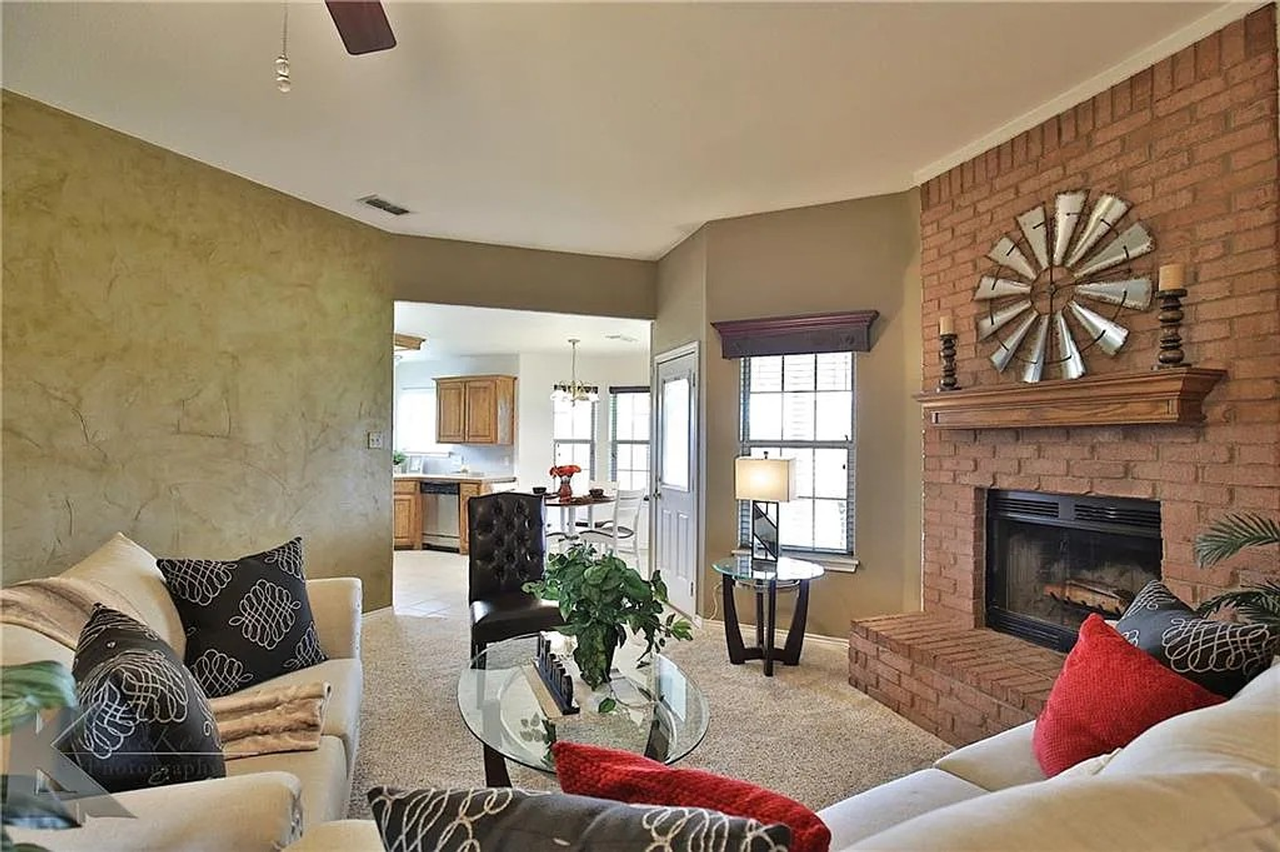 1202 Tulane Dr - Photo 4 of 30