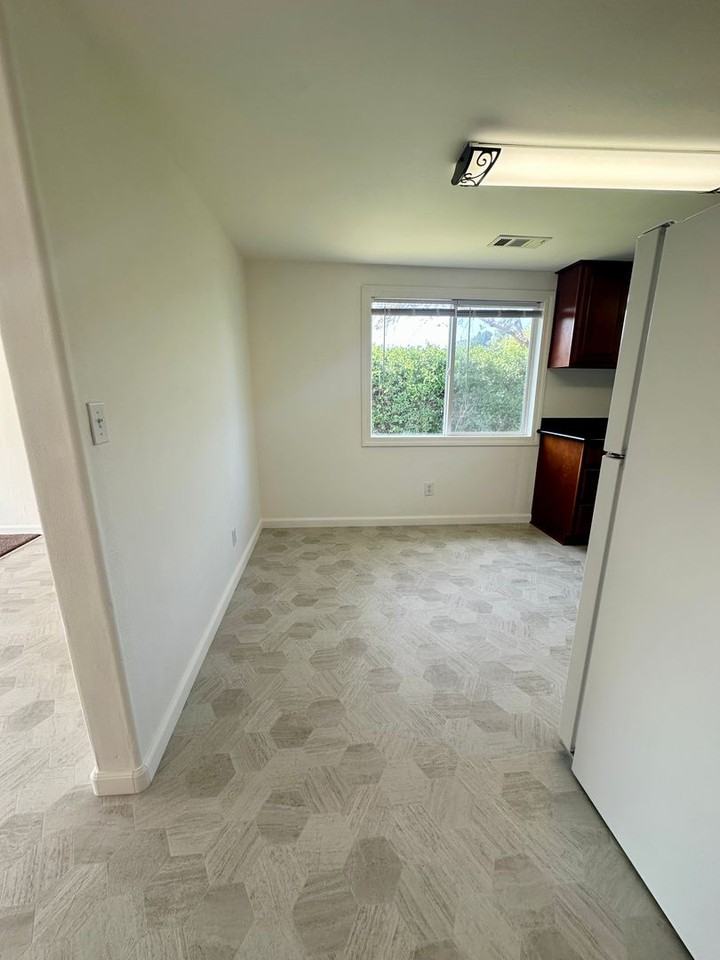 1751 Waters Ave - Photo 5 of 30