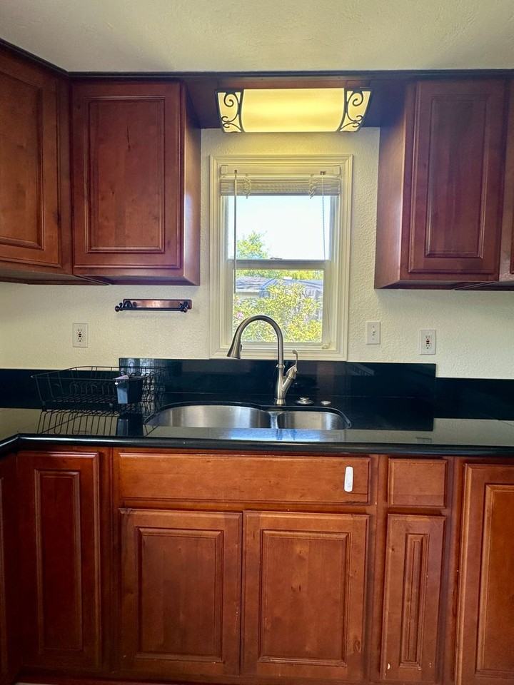 1751 Waters Ave - Photo 7 of 30