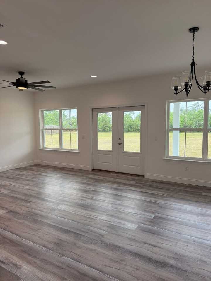 913 Plantation Dr - Photo 5 of 15