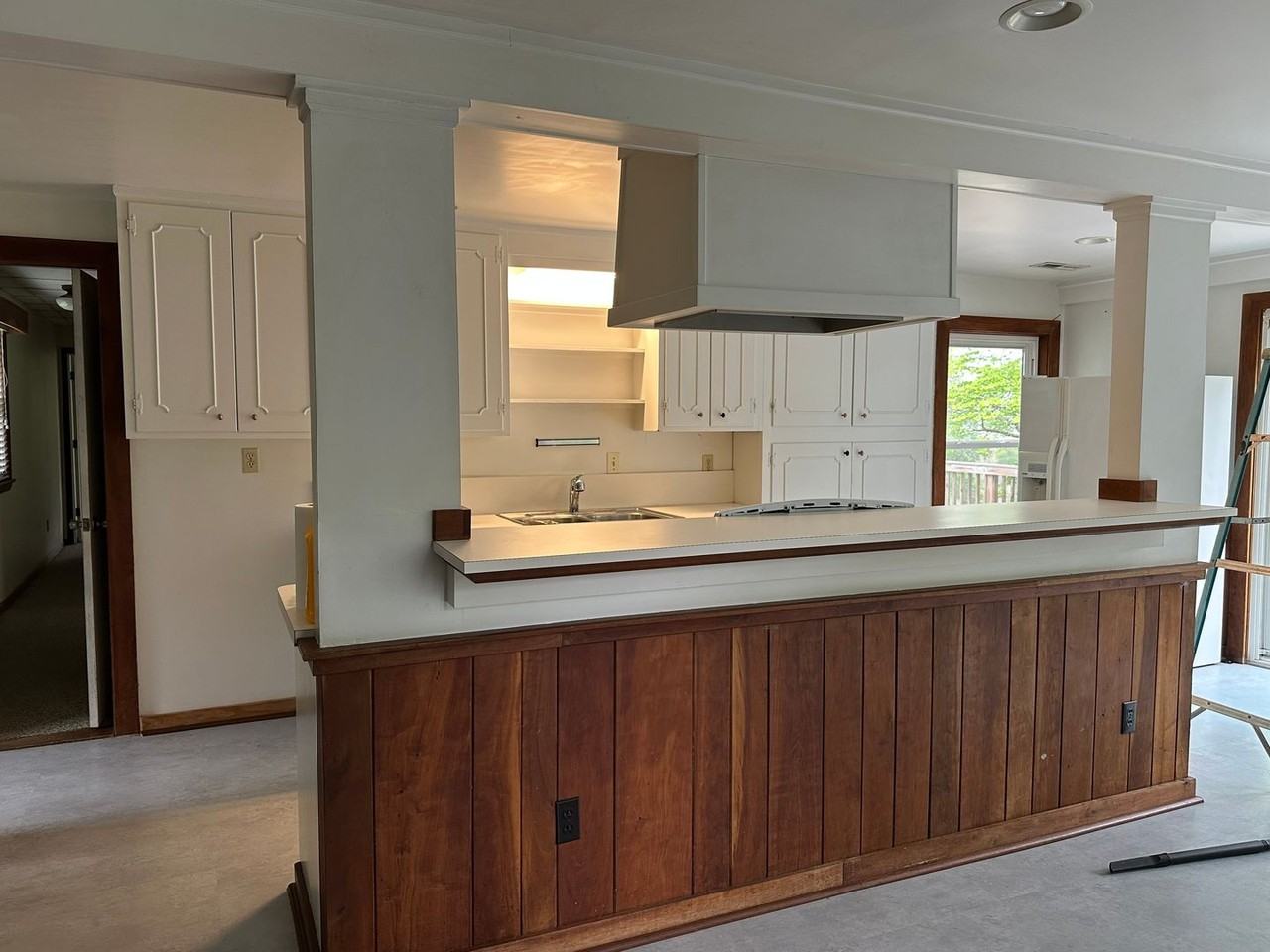 1127 Round Hill Dr - Photo 7 of 16