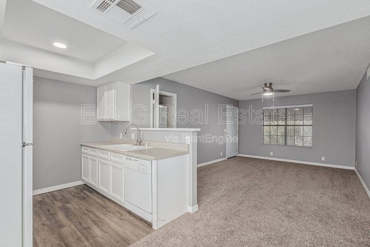 1077 W 1st St #203 - Photo 5 of 21