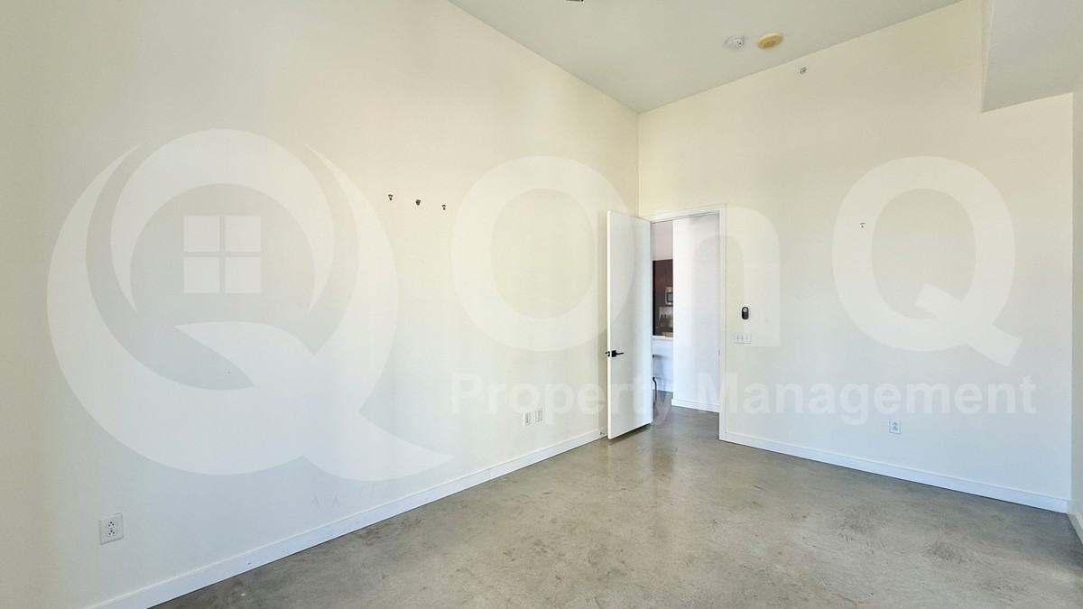 507 Sabine St #905 - Photo 7 of 14