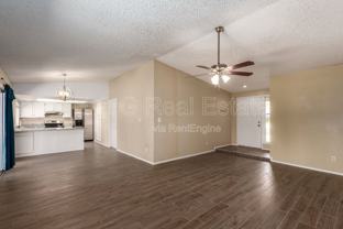 2113 N Los Altos Dr - Photo 1 of 1