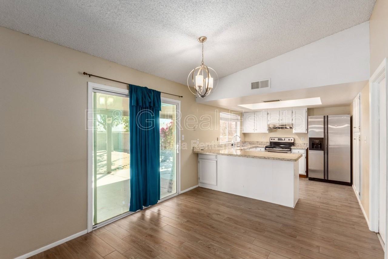 2113 N Los Altos Dr - Photo 6 of 23