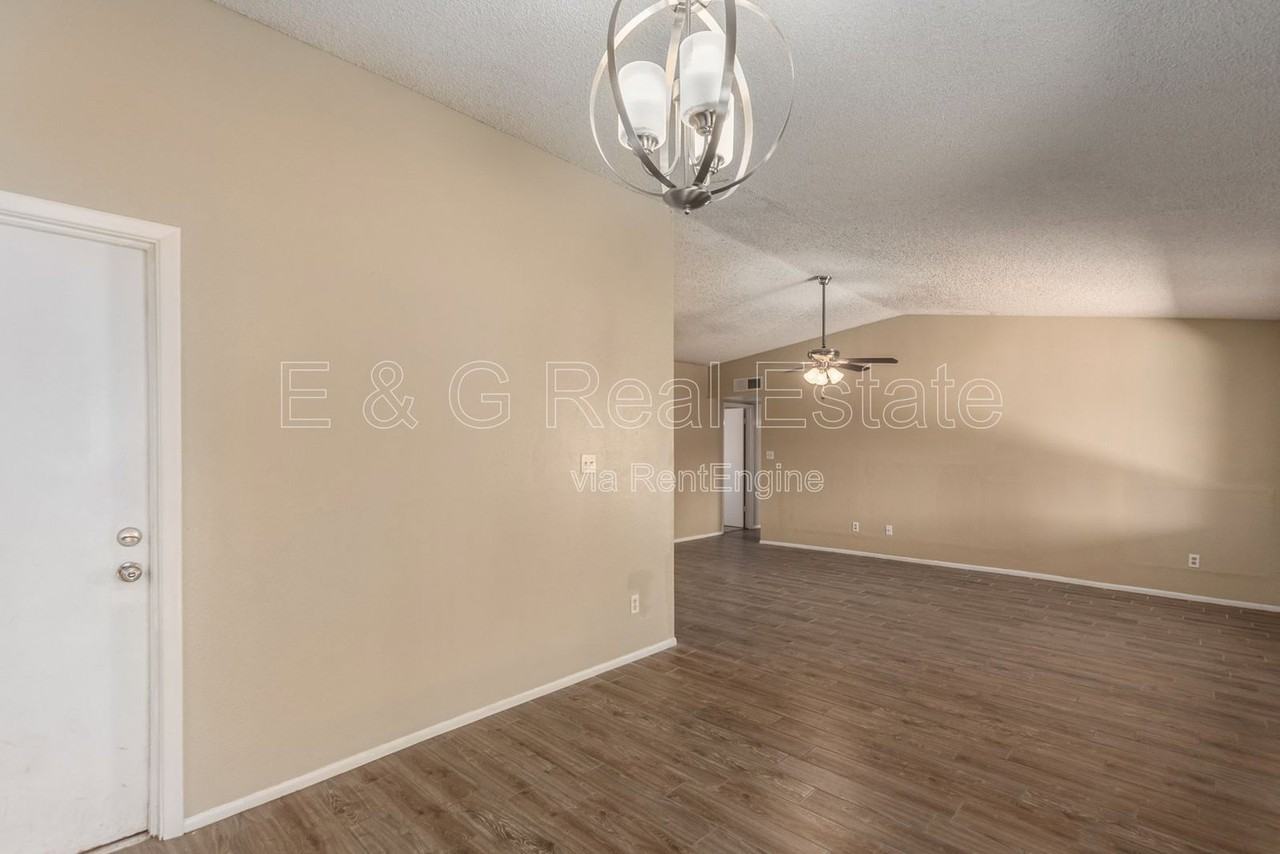 2113 N Los Altos Dr - Photo 7 of 23