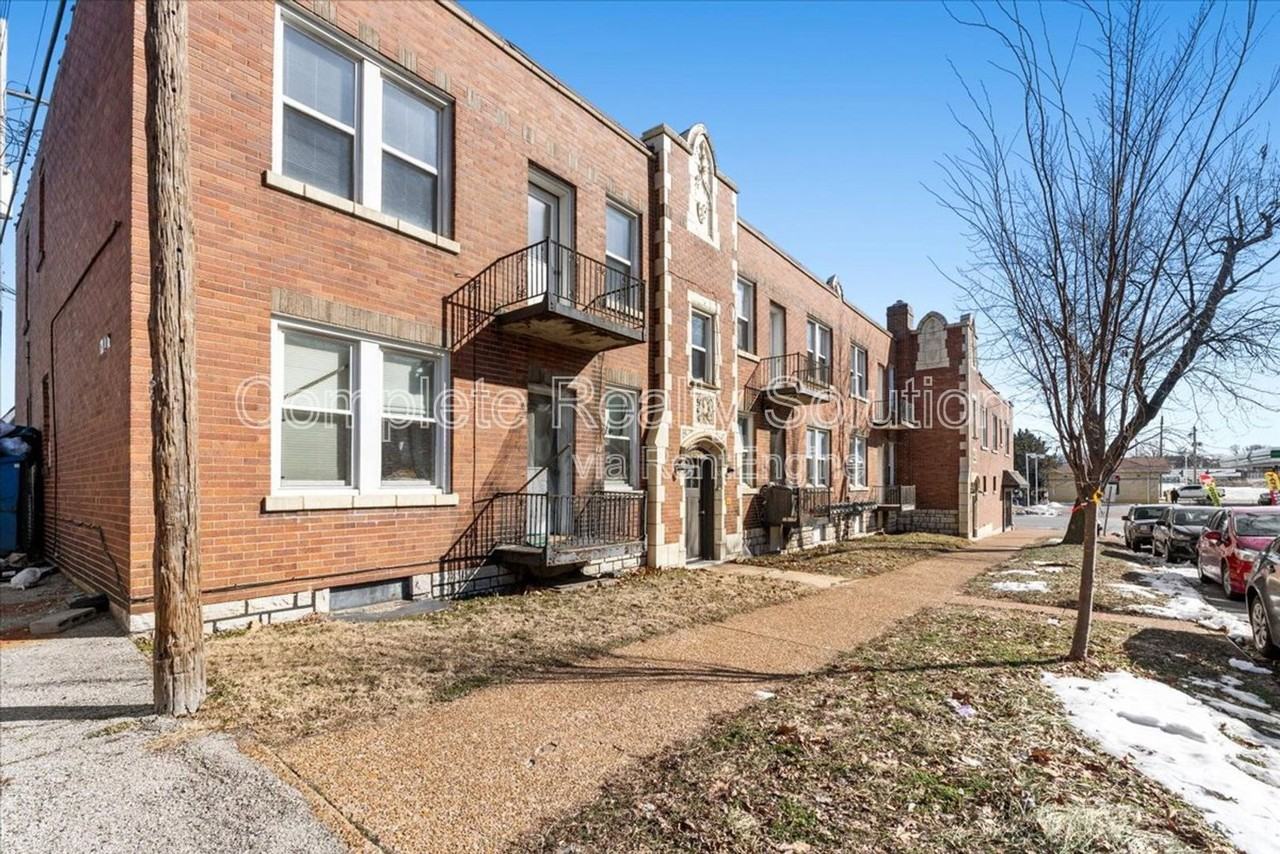 4909 Winona Ave #2W - Photo 2 of 14