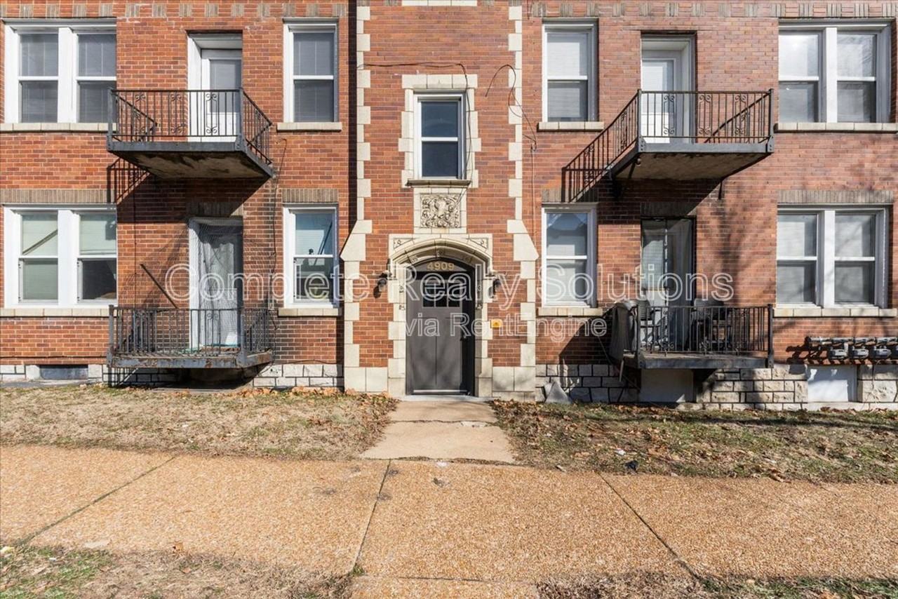 4909 Winona Ave #2W - Photo 6 of 14