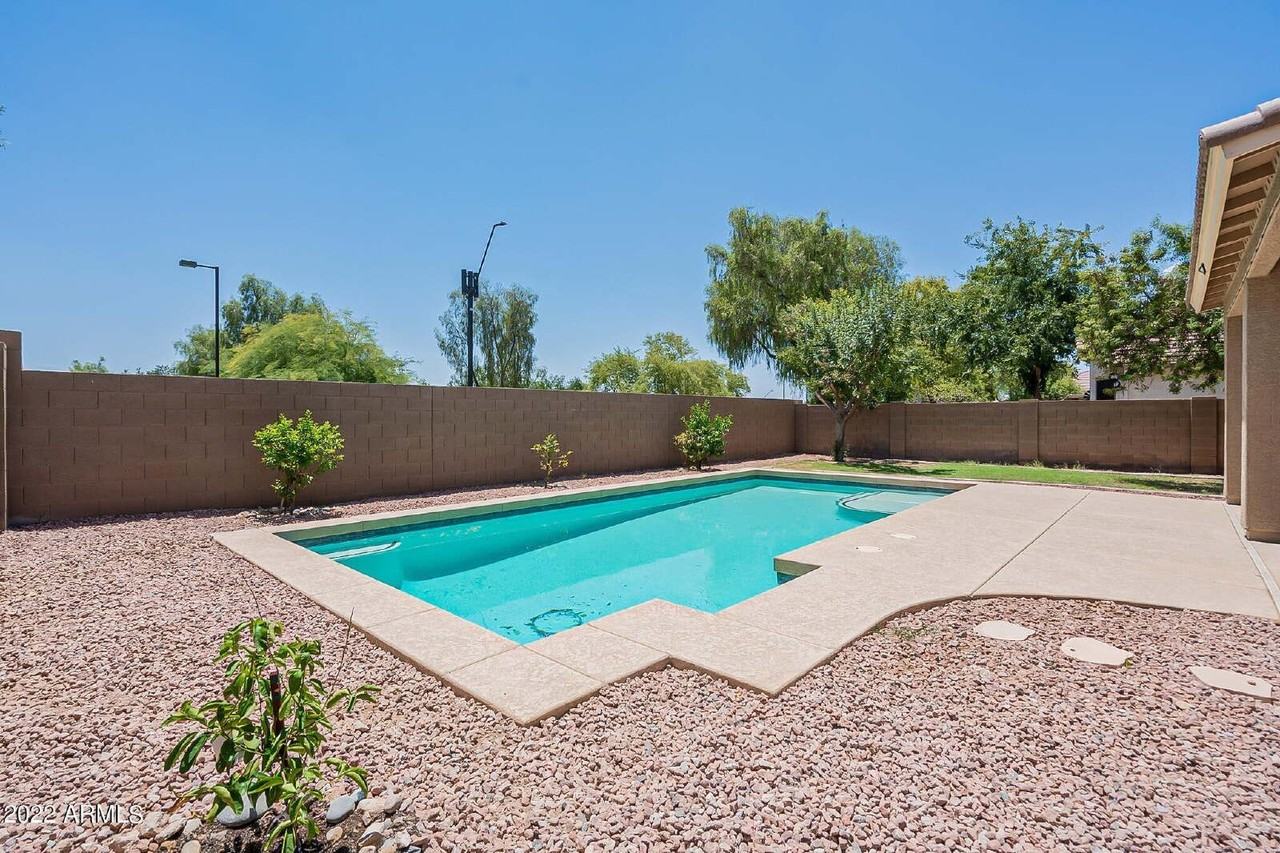 13241 W Jacobson Dr - Photo 4 of 35