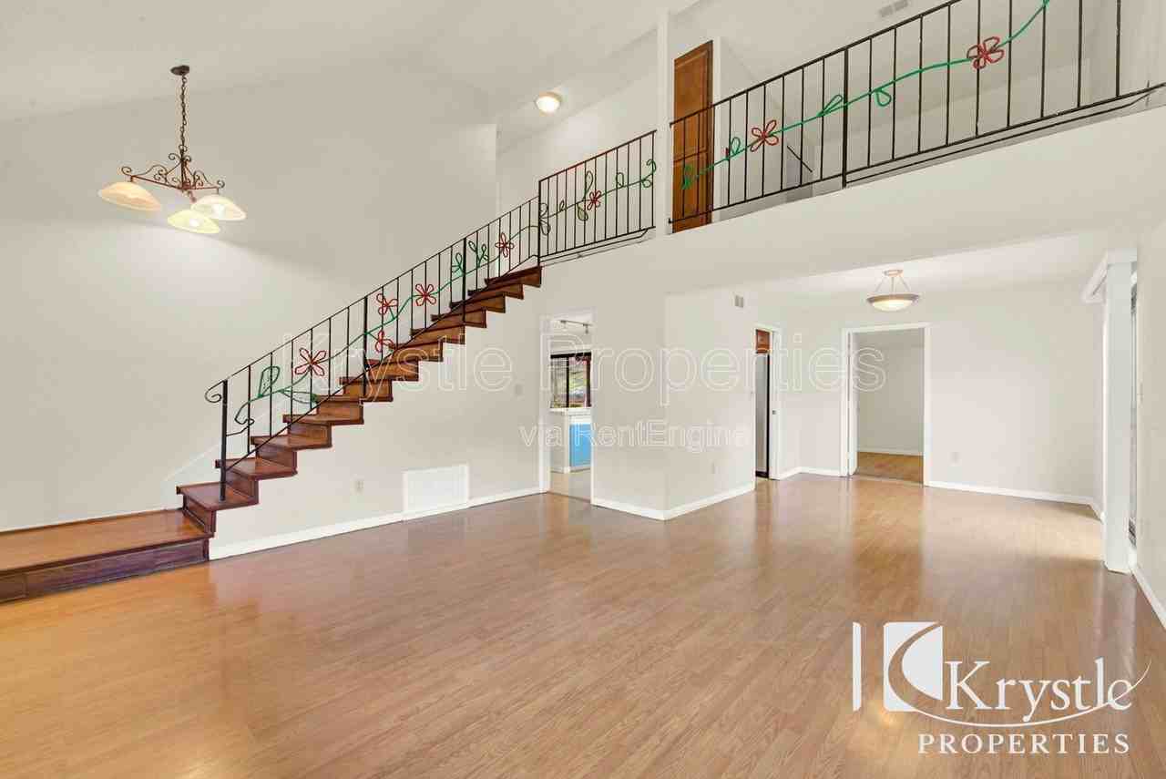 1398 Hale St - Photo 7 of 27