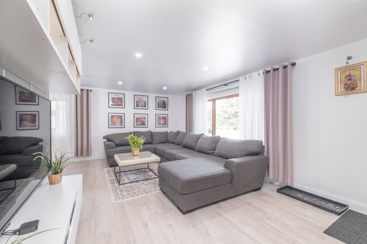 5621 S 22nd St - Photo 4 of 23