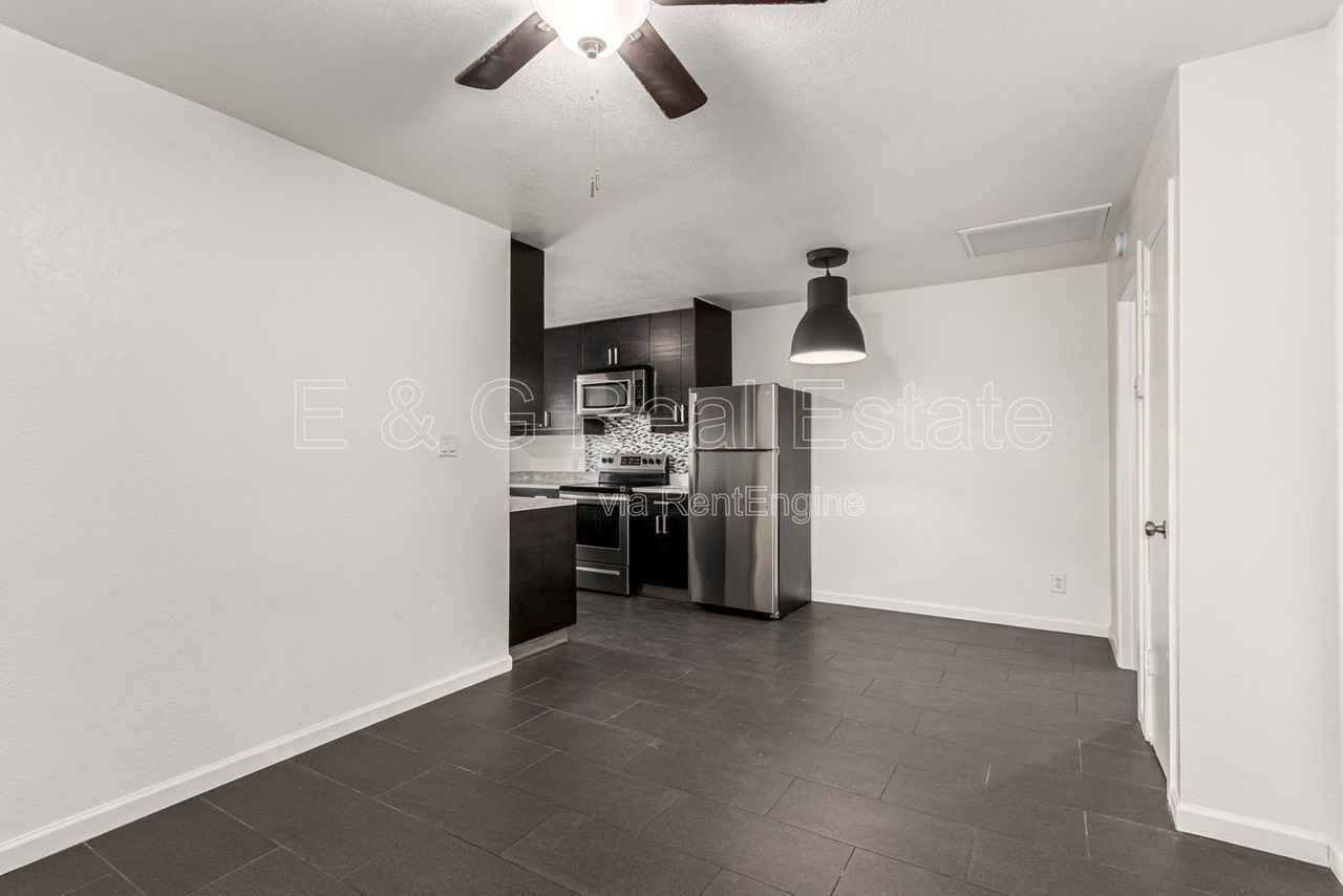 3034 N 35th St #3 - Photo 5 of 17