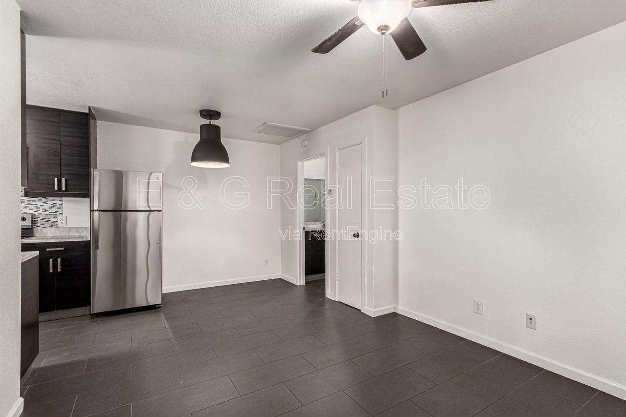 3034 N 35th St #3 - Photo 6 of 17