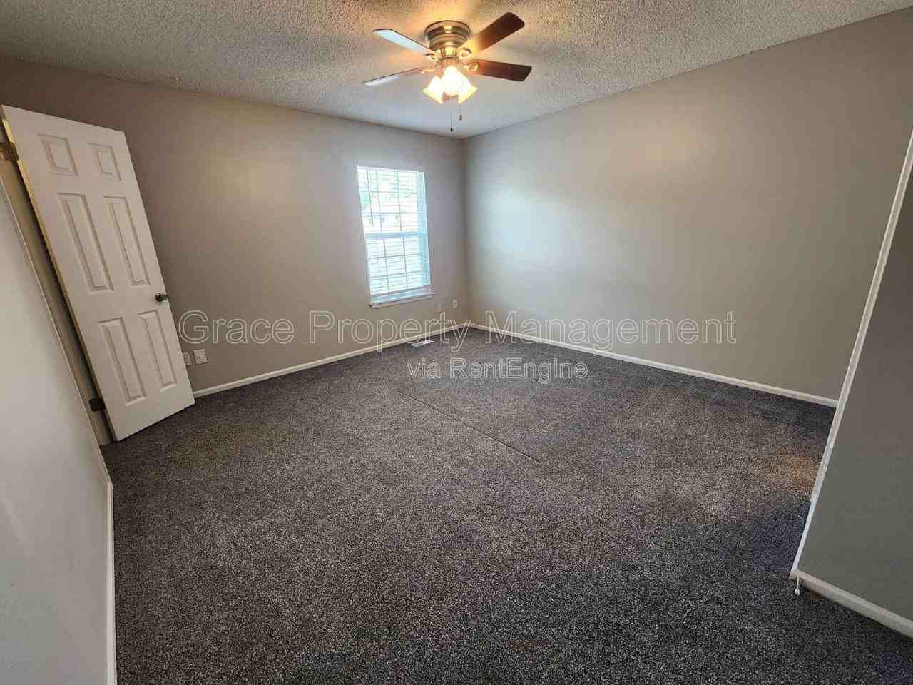 24 Amesbury St - Photo 7 of 18