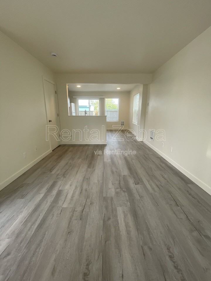 6702 Se 80th Ave #9 - Photo 5 of 23