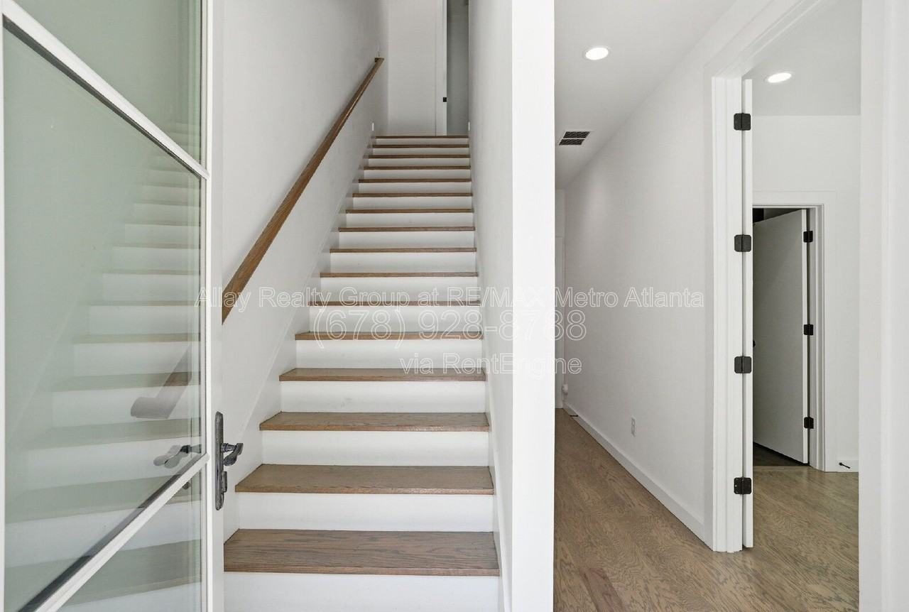 1463 La France St Ne #8 - Photo 3 of 29