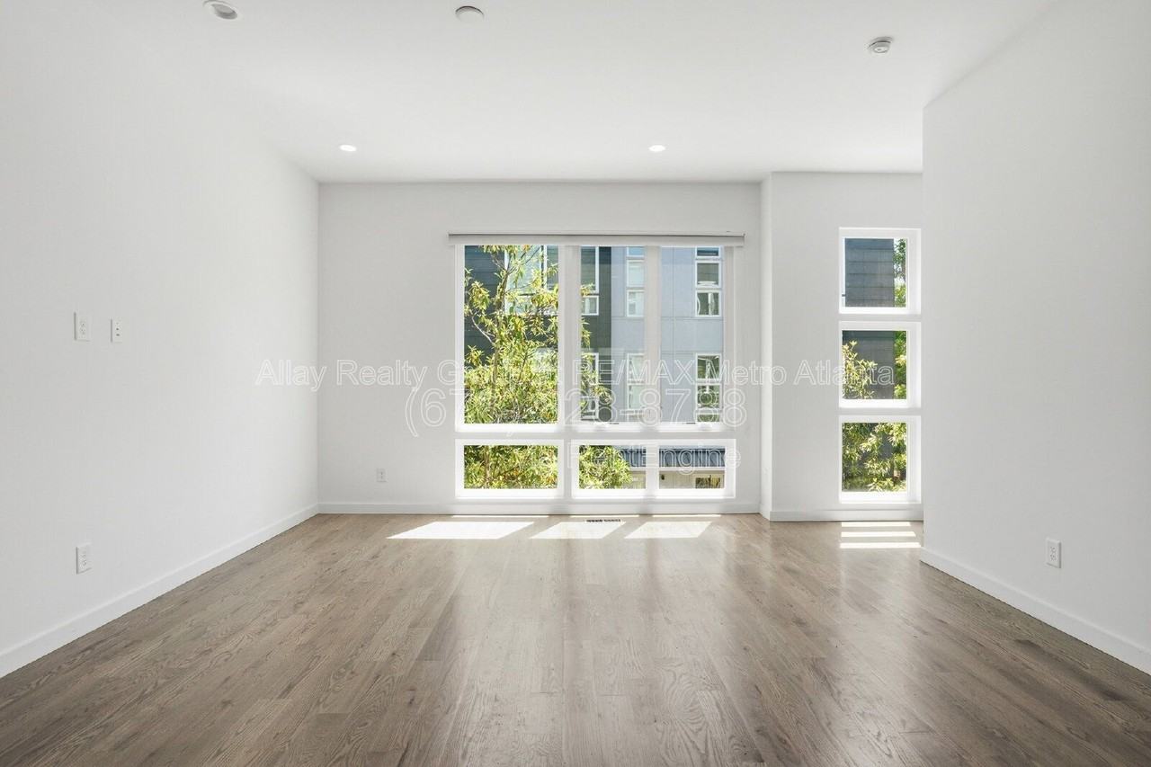 1463 La France St Ne #8 - Photo 5 of 29