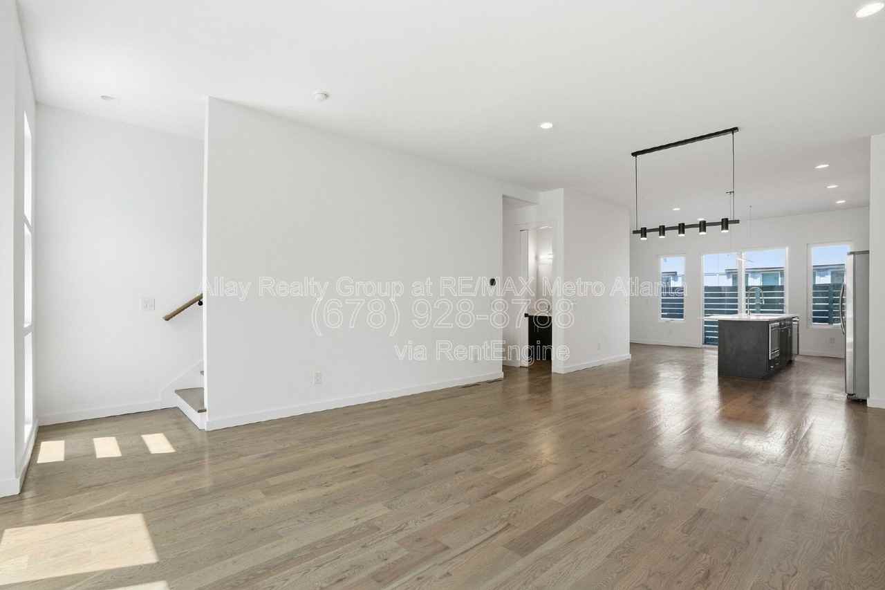 1463 La France St Ne #8 - Photo 7 of 29
