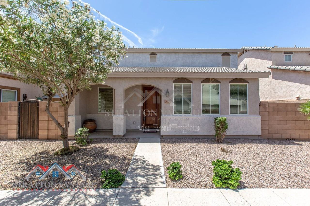 4352 E Carla Vista Dr