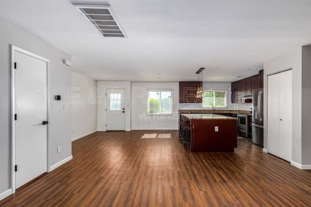 4508 N 15th Ave - Photo 5 of 20