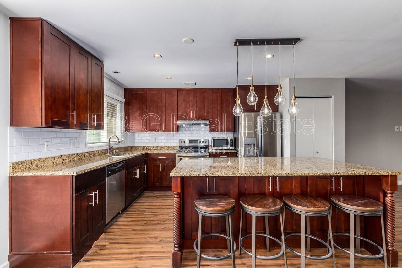 4508 N 15th Ave - Photo 7 of 20