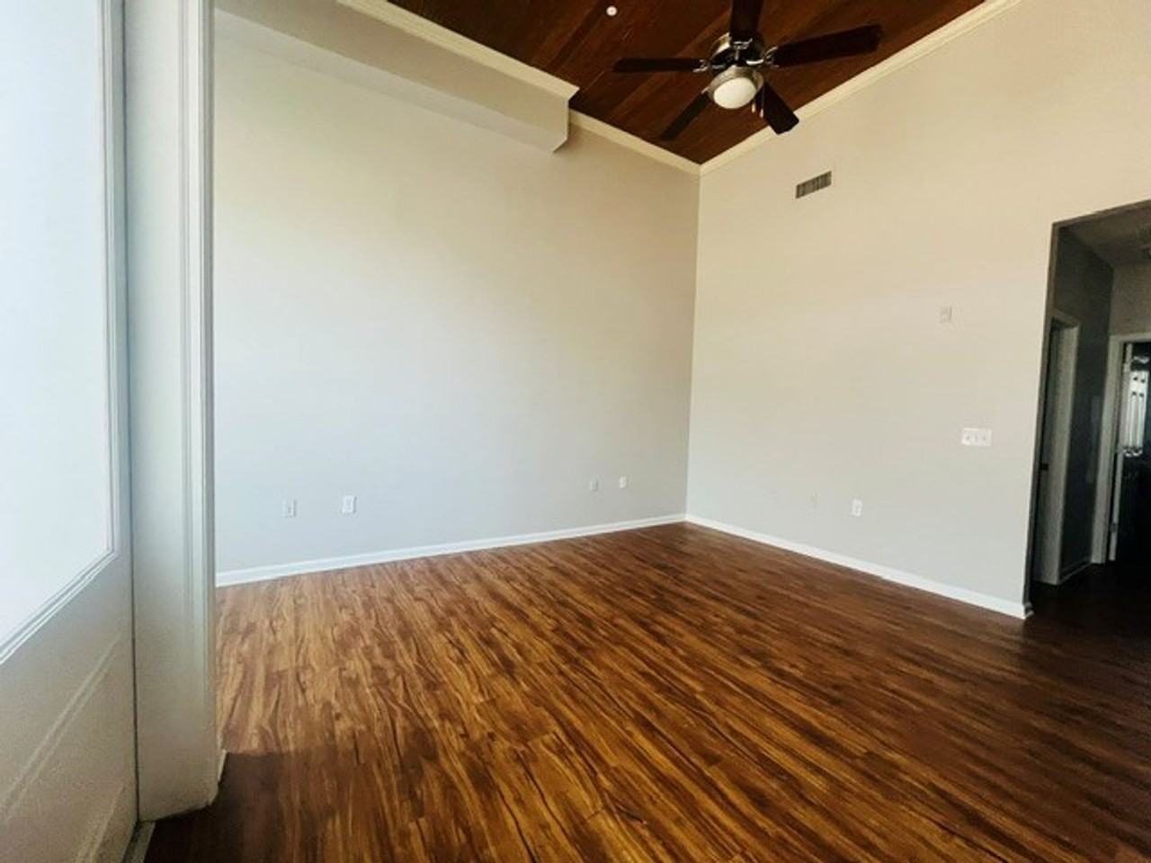 476 Poplar St #1 - Photo 3 of 11