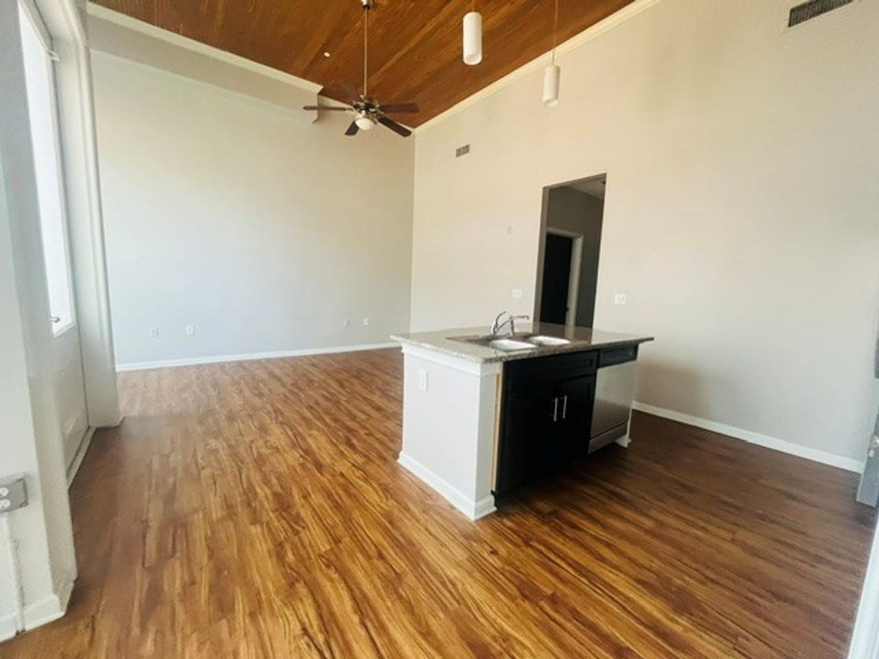 476 Poplar St #1 - Photo 6 of 11