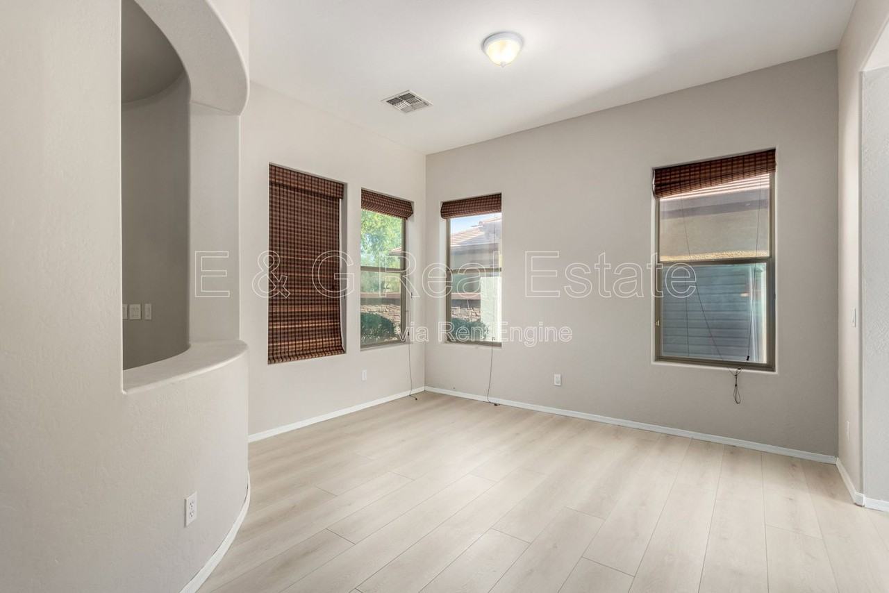 4296 N 154th Ave - Photo 6 of 50
