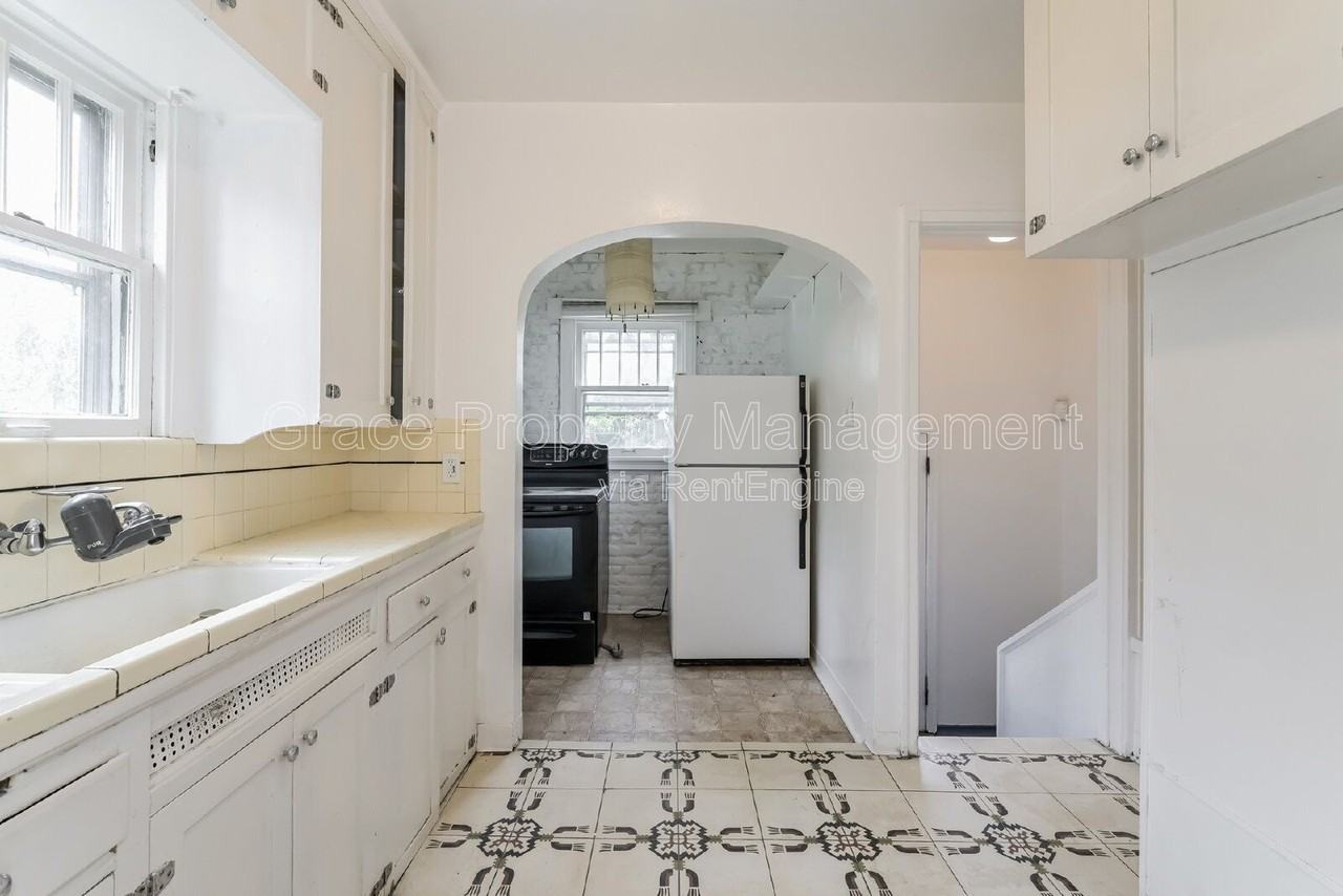 4818 E 18th Ave - Photo 6 of 19