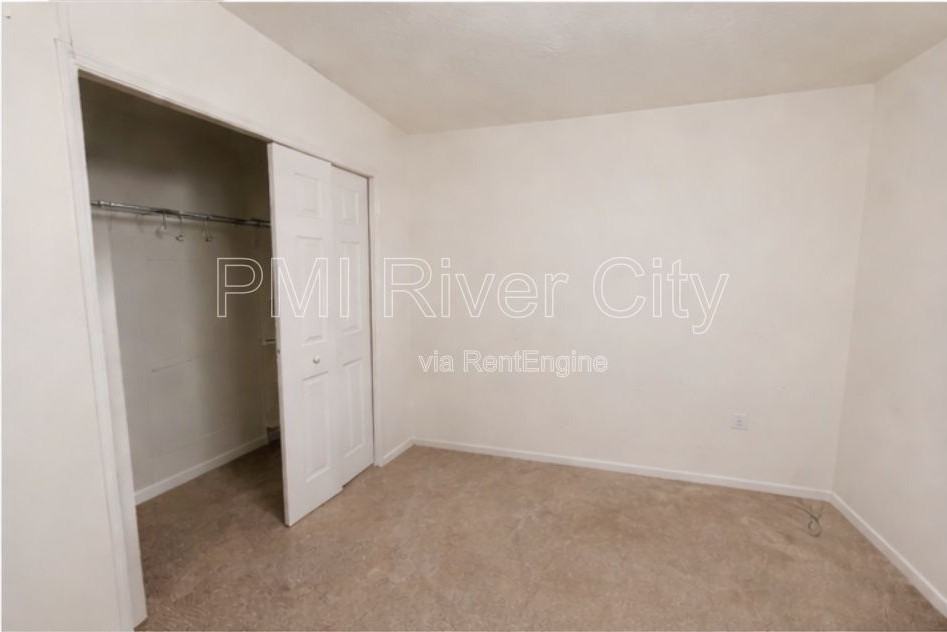 12154 Alexandra Dr - Photo 6 of 13