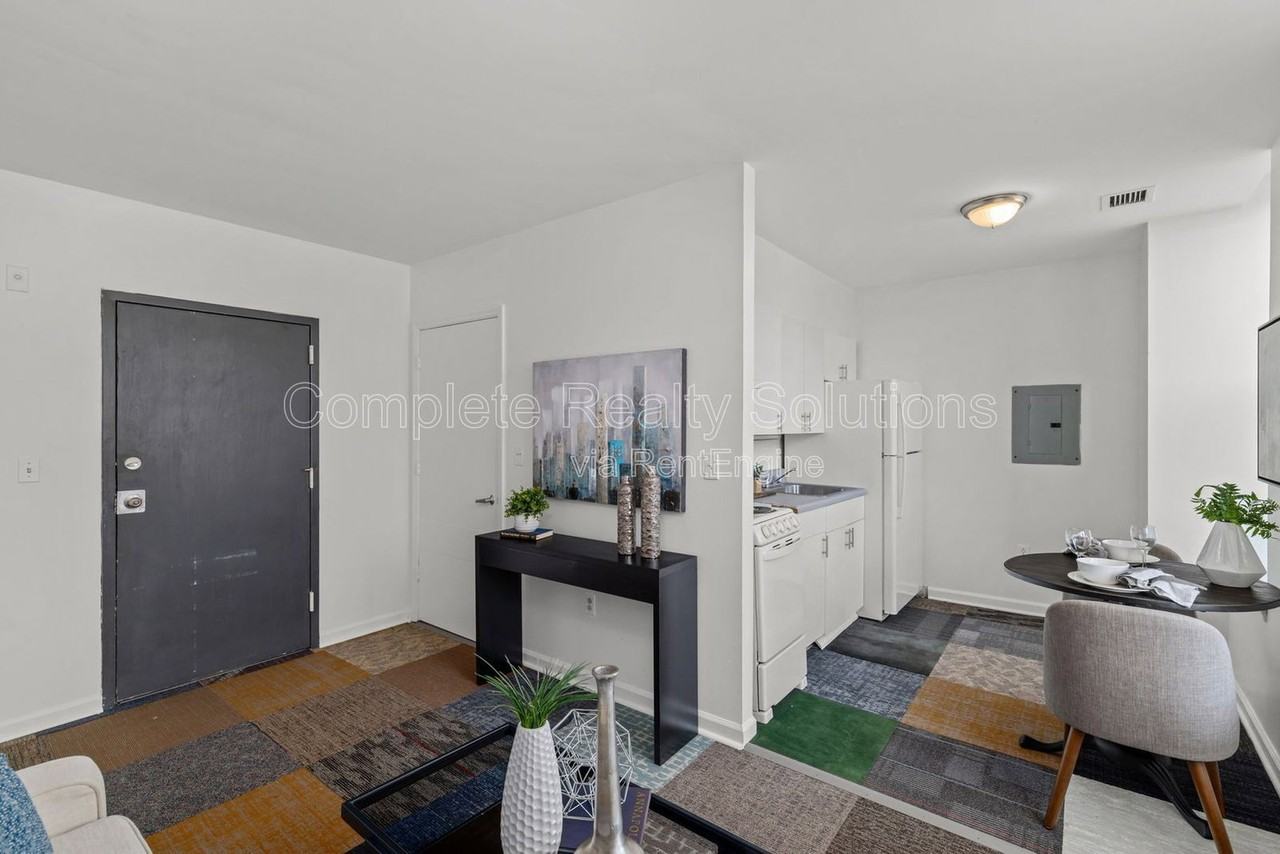8612 Halls Ferry Rd #302 - Photo 6 of 22