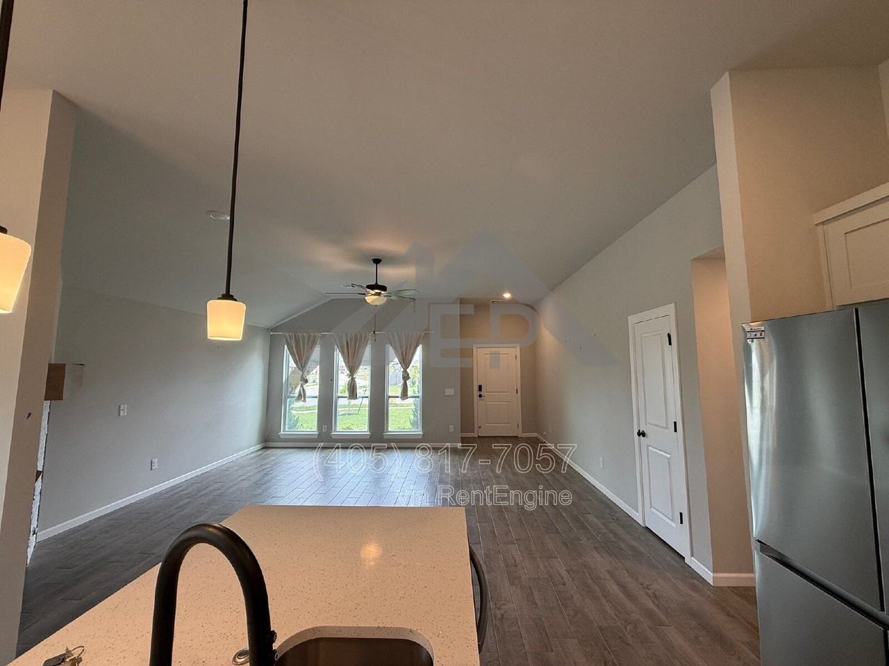 921 S Appaloosa Ln - Photo 4 of 15