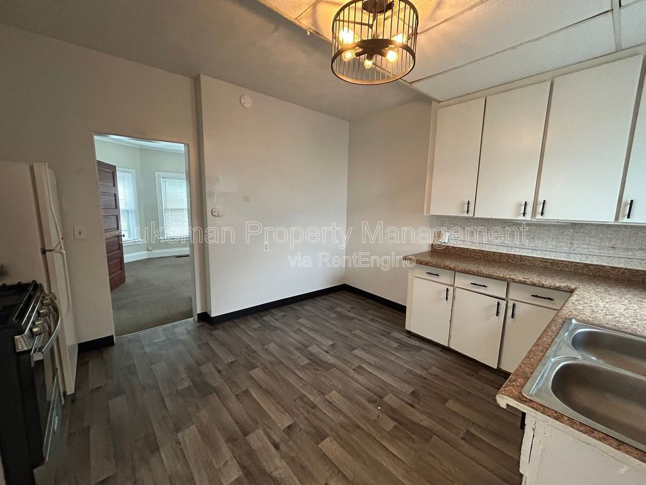 802 W Cedar St #804 - Photo 3 of 12