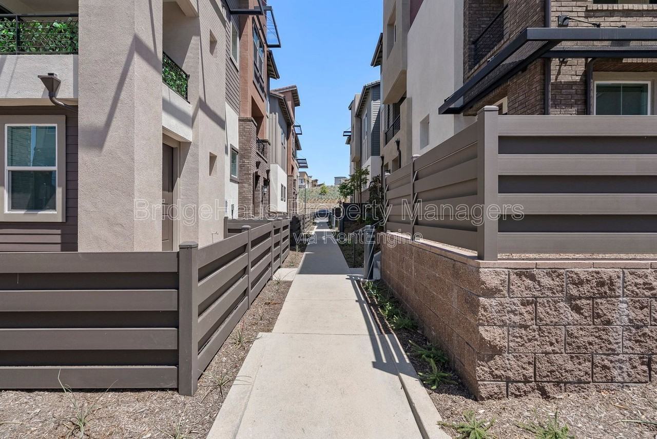 429 Caliper Way - Photo 3 of 50