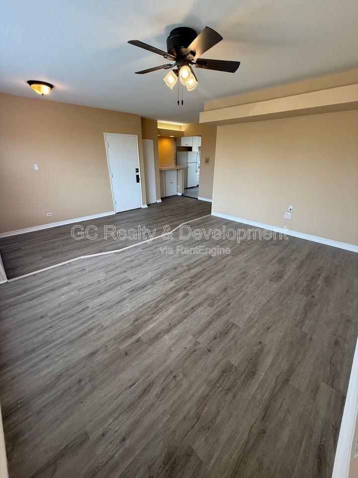 2621 W Fitch Ave #3D - Photo 3 of 7