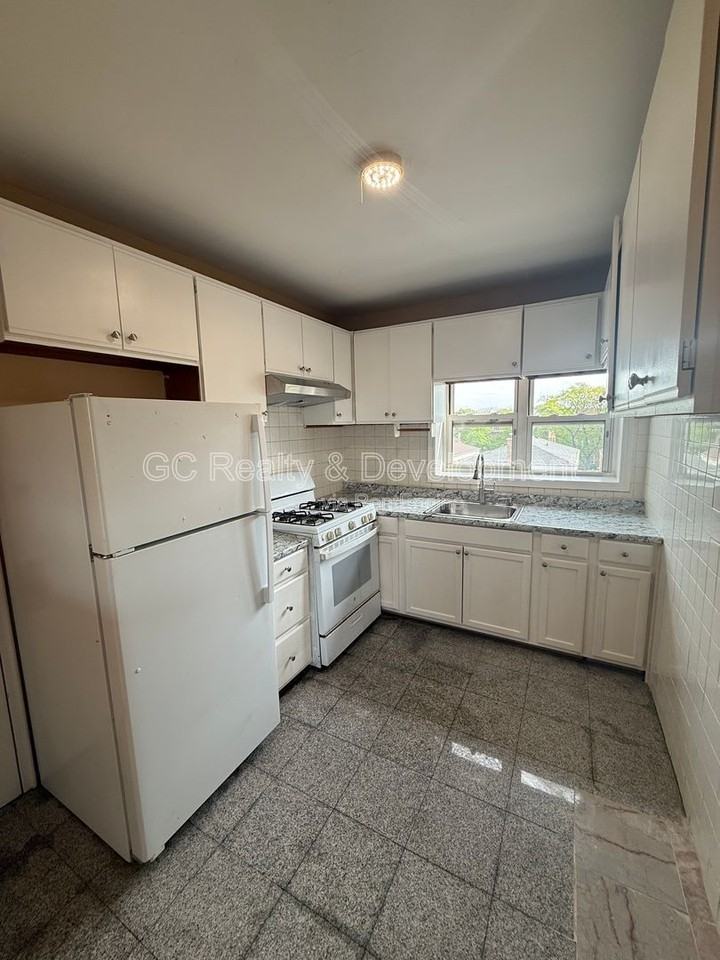2621 W Fitch Ave #3D - Photo 4 of 7