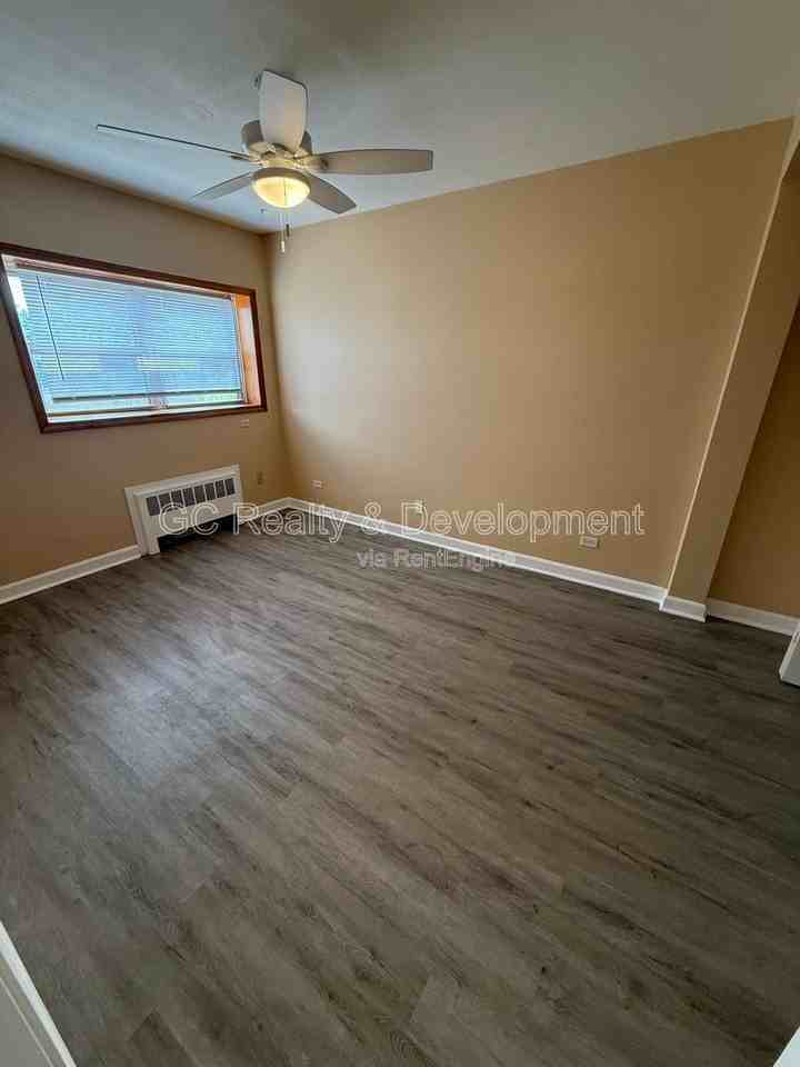 2621 W Fitch Ave #3D - Photo 5 of 7