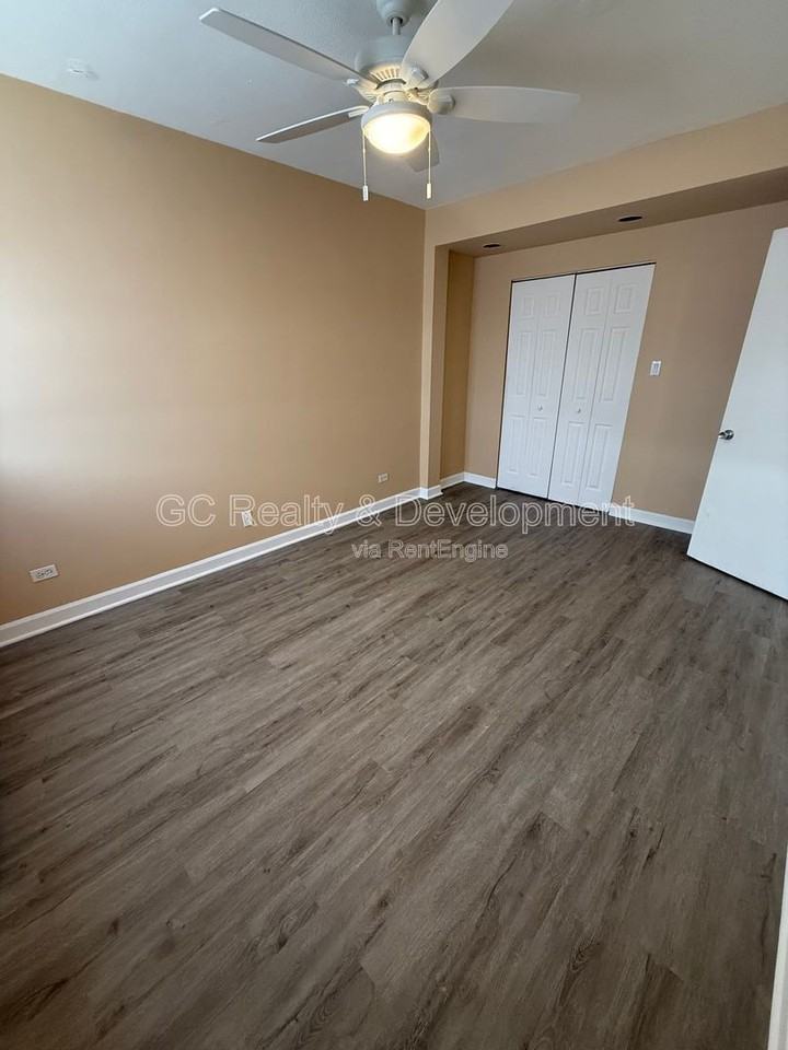 2621 W Fitch Ave #3D - Photo 6 of 7
