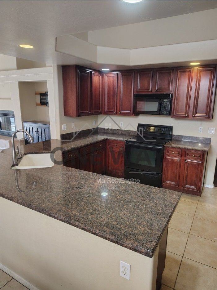 1430 E Crescent Way - Photo 7 of 25