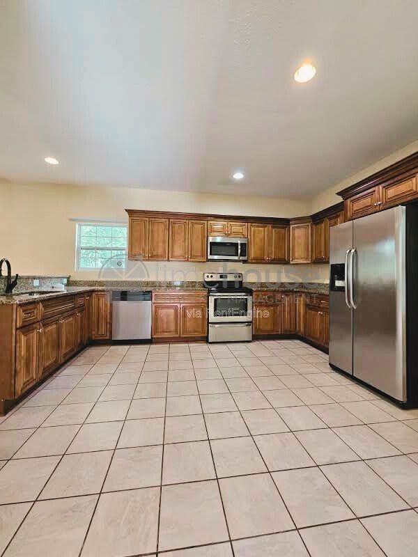 1408 Colon Ave - Photo 2 of 25