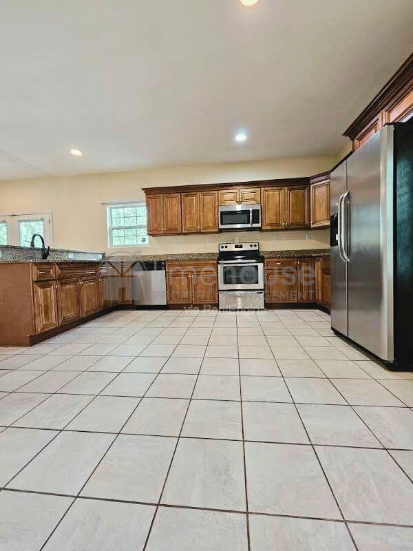 1408 Colon Ave - Photo 4 of 25