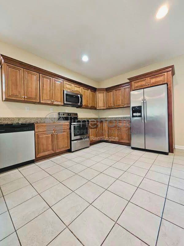 1408 Colon Ave - Photo 5 of 25