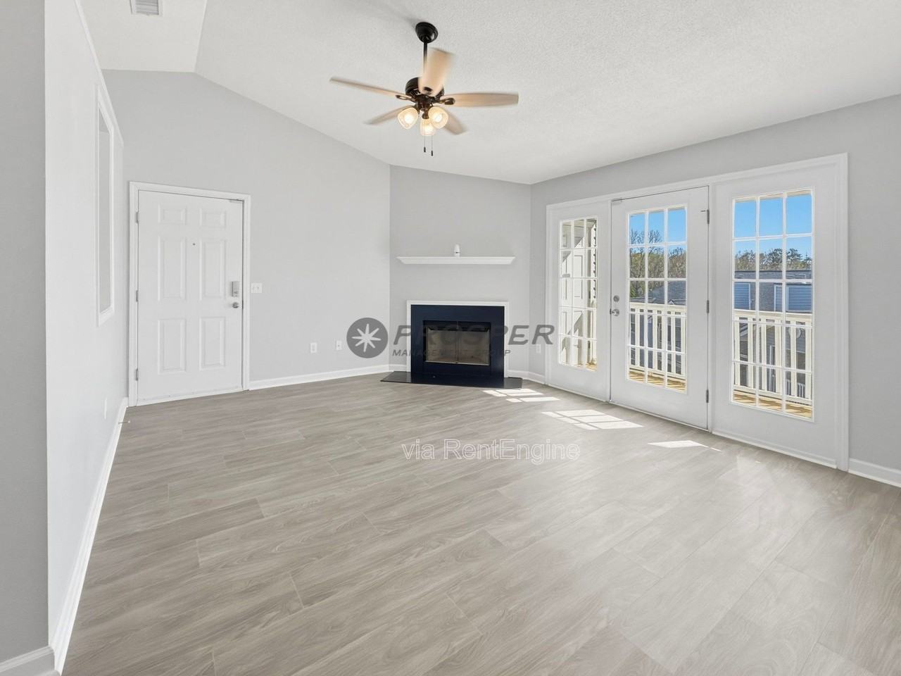 107 Pelham Square Way - Photo 3 of 25