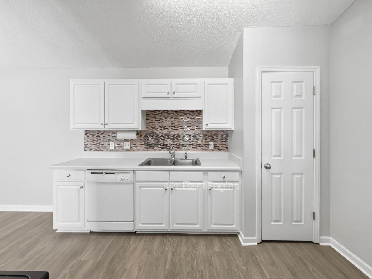 107 Pelham Square Way - Photo 7 of 25