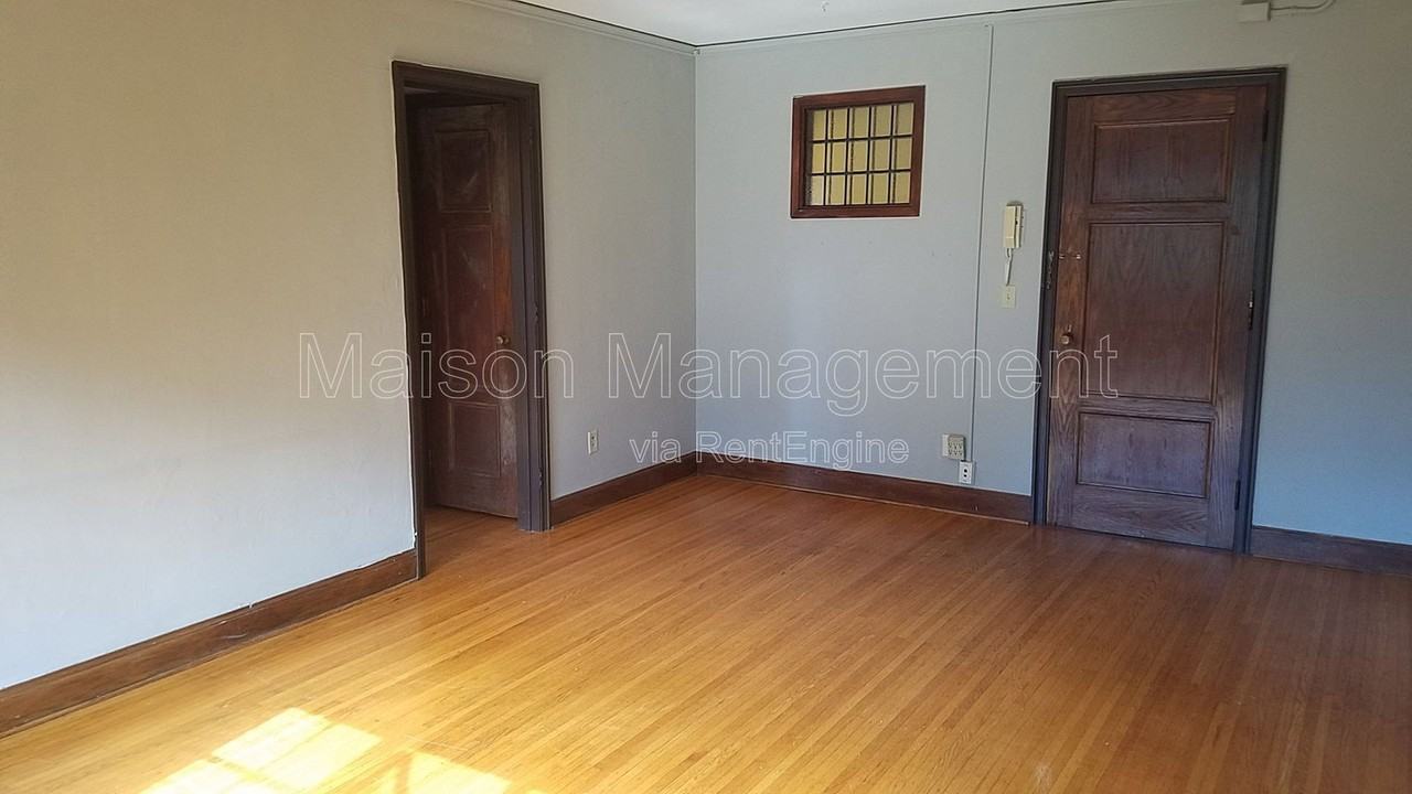 125 Highland Pkwy #1 - Photo 3 of 15