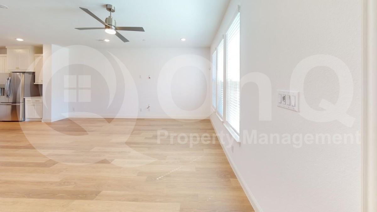 1226 Junction Dr - Photo 5 of 18