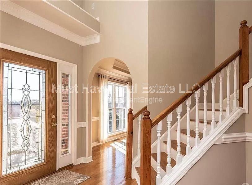 5700 Crown Ter - Photo 2 of 21